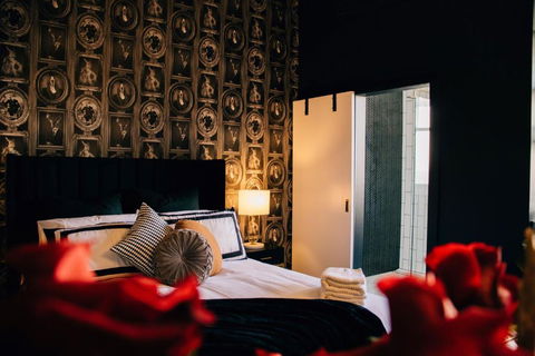 Rooms Of Renown - The Panaretto Parlour - Accommodation Asia 1