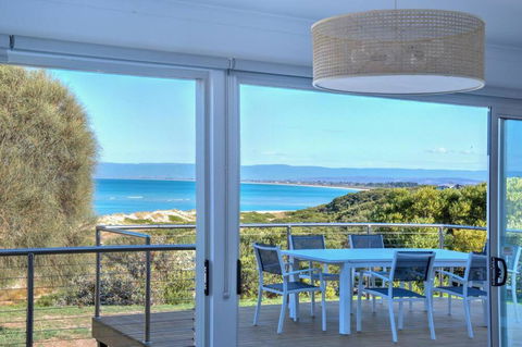 Sandbar Beach House - Accommodation Guide 0