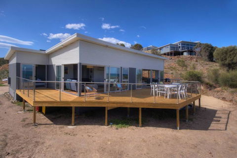 Sandbar Beach House - Accommodation Guide 1