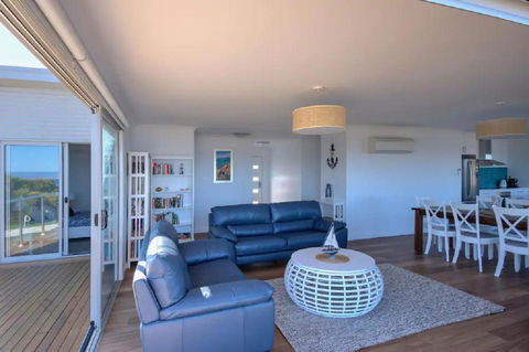 Sandbar Beach House - Accommodation Guide 2
