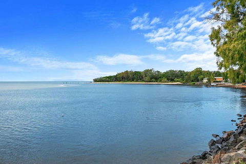 Sandbar On Moreton 5 Bedroom - Accommodation Guide 0