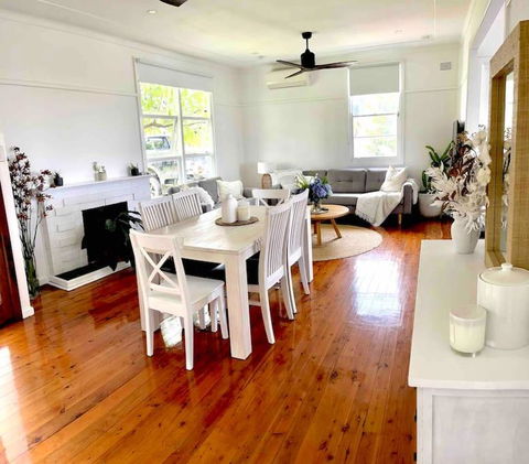 Sandon Beach Cottage - Accommodation Asia 1