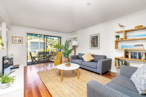 Sandpiper, Hyams Beach - Accommodation Guide 0