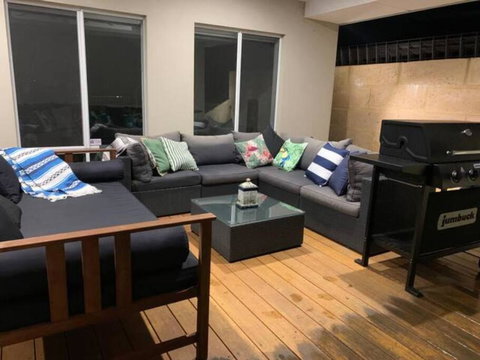 Sandpiper Island Tranquil Waterfront Views & Jetty - Accommodation Asia 3