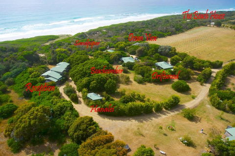 Sandpiper Ocean Cottages - Accommodation Guide 0