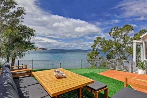 Sandy Bay Beachfront Oasis Direct Beach Access - Accommodation Asia 0