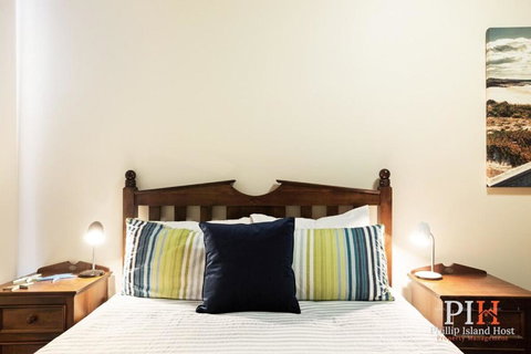 Sandy Bay Getaway W Spa 4 Bdr - Accommodation Asia 2