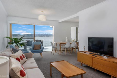 Sandy Bay Waterfront - Accommodation Asia 2