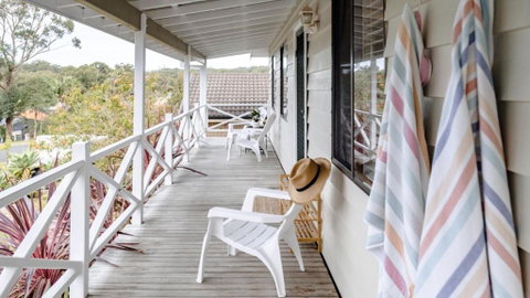 Sandy Cottage - Accommodation Guide 1