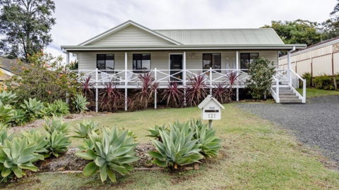 Sandy Cottage - Accommodation Guide 0