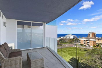 Sandy Cove Apartment The Entrance 48b with Accommodation China