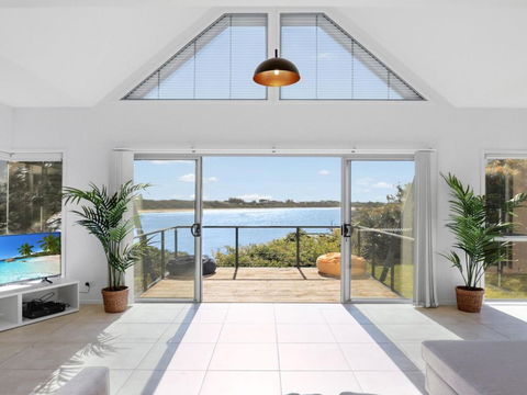 Sandy Cove - Accommodation China 1