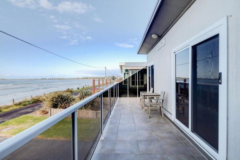 Sandy Cove - Accommodation Guide 3