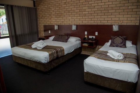 Sarina Motor Inn - Accommodation Asia 2