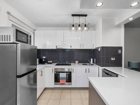 Sandy Bay Apartment With Hobart River View, Near UTAS - Stroll To Cafes And Shops - Accommodation Guide 3