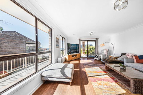 Spacious Ocean View Home In Noraville - Accommodation Guide 3