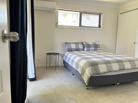 Stay At Bambas - Accommodation Guide 2