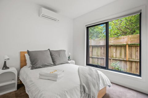StayAU Modern 4-bedroom TH Bayswater - Accommodation Asia 2