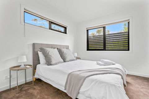 StayAU Modern 4-bedroom TH Bayswater - Accommodation Asia 3