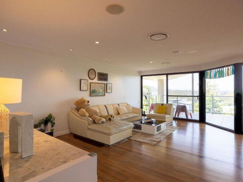 Stunning City View 5BR With Balcony Near Malls Uni And CBD - Accommodation Guide 1