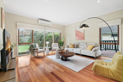 Stunning Family Home The Heart Of Box Hill North - Accommodation Asia 0