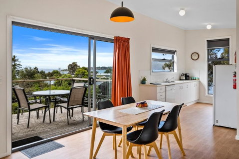 Sunrise Cottage- Dover Tasmania - Accommodation Guide 2