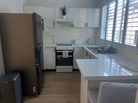Sunny Boutique Apartment - Accommodation Guide 3