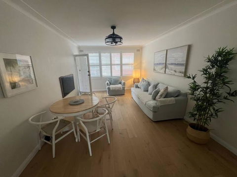 Sunny Boutique Apartment - Accommodation Guide 1