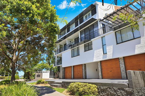 TARA7- On Trend At Taranaki - Accommodation Guide 1