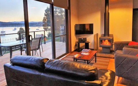 The Beach House- Private Jacuzzi And Wood Fire! - Accommodation Guide 1