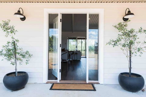 The Bungalow Cottage - Accommodation Asia 1