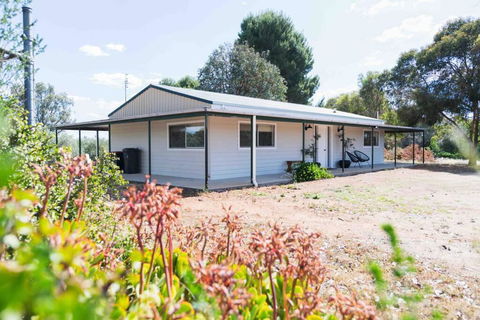 The Bungalow Cottage - Accommodation Asia 3