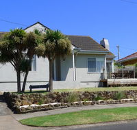 BEACHPOINT COTTAGE - Accommodation Asia