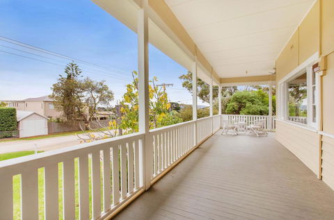 BEACHSIDE GETAWAY - DROMANA - Accommodation Asia 3
