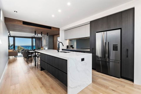 Beachside Lane - On The Beach, Water Views - Accommodation Asia 0