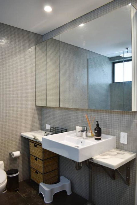 Beautiful Beachside Apartment In Bondi - Accommodation Guide 3