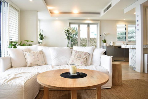 Beautiful Beachside Apartment In Bondi - Accommodation Guide 2
