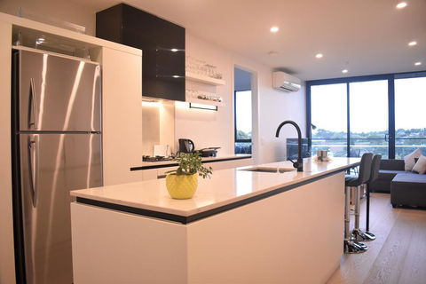 Beautiful Private Room - Accommodation Guide 0