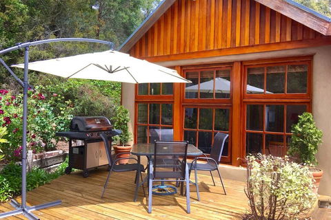 BEAUTIFUL RETREAT - 20 Mins To CBD And Only 10 Mins To MONA! - Accommodation Asia 1