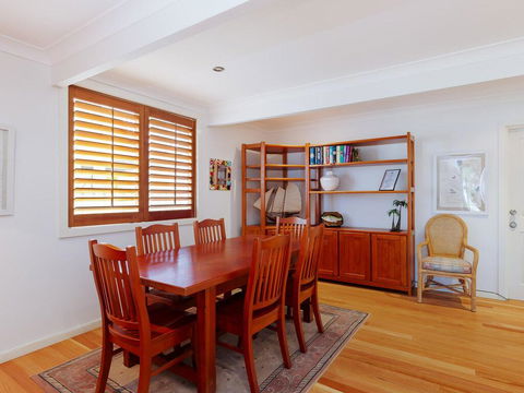 Beauty And The Beach', 88 Foreshore Drive - Large Home With WIFI & Water Views - Accommodation Asia 1