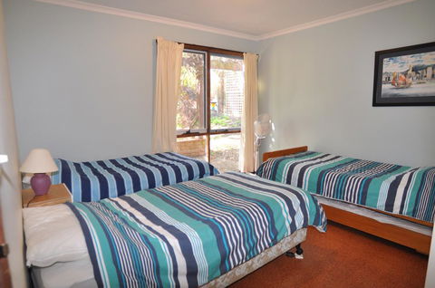 BEECHWOOD - SURF SIDE - Accommodation Asia 3