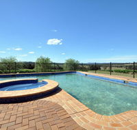 Beggars Bridge Vineyard Homestead w/ pool  wifi  tennis  vineyard - Accommodation Asia