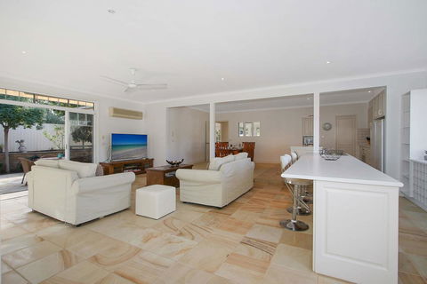 Bella House - Accommodation Asia 1