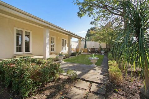 Bella House - Accommodation Asia 3