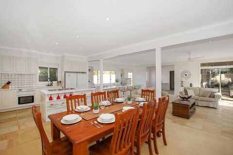 Bella House - Accommodation Asia 0