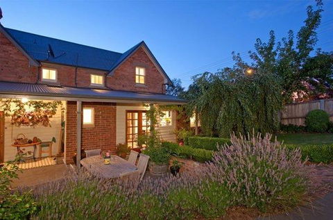 Bellerive House - Accommodation Guide 0