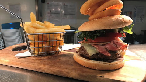 Bellum Hotel - Accommodation Guide 1