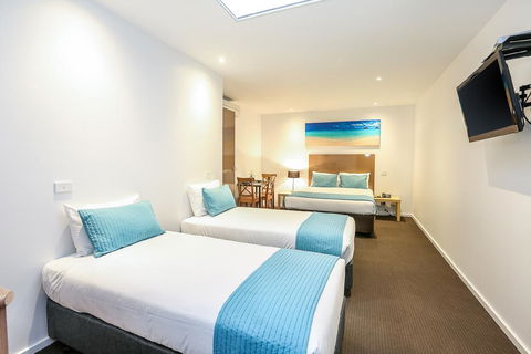 Belmercer Motel - Accommodation Guide 1