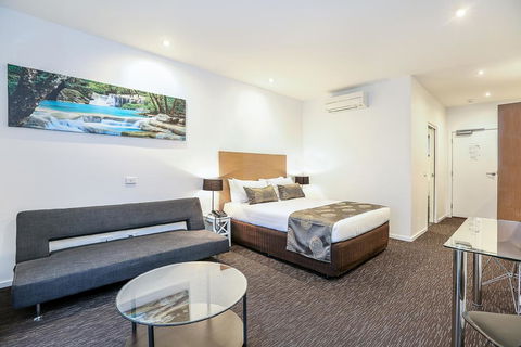 Belmercer Motel - Accommodation Guide 0