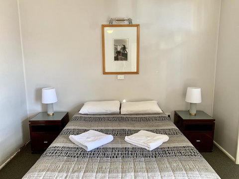 Bermagui Beach Hotel - Accommodation Guide 3